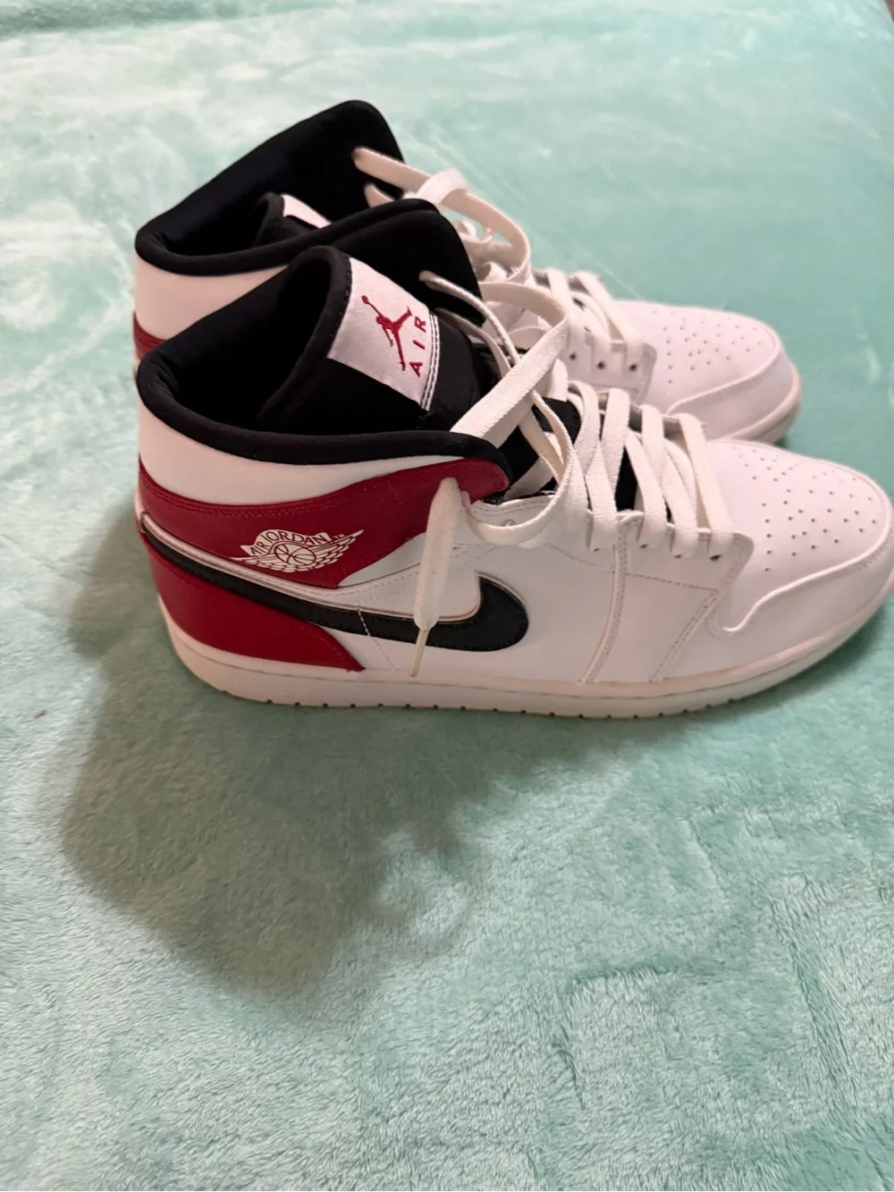 Nike Air Jordan 1 Mid 